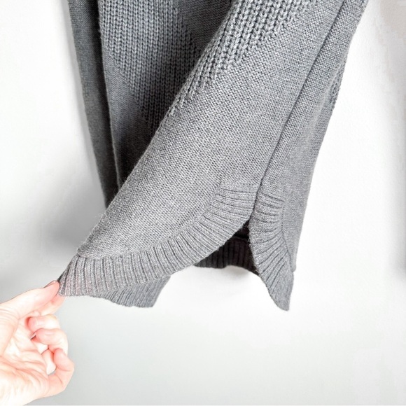 Banana Republic Gray Cowl Neck Oversized Sweater sz small - Picture 4 of 7